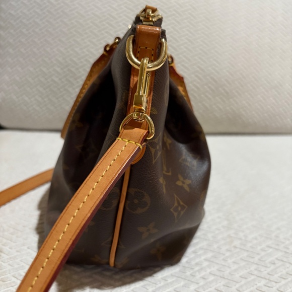 Louis Vuitton Turenne PM - Picture 2 of 11